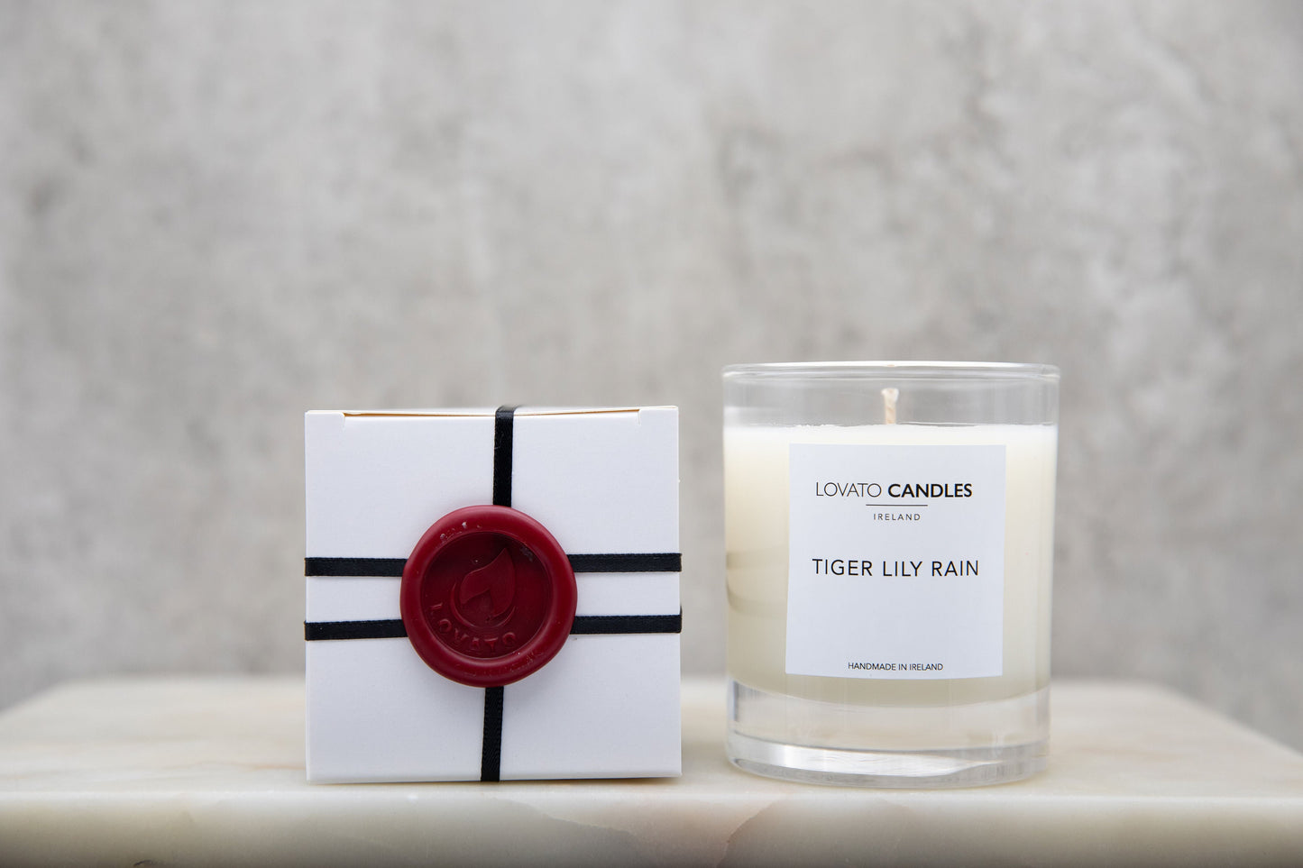 Clear Scented Candle with Luxury White Box - Tiger Lily Rain