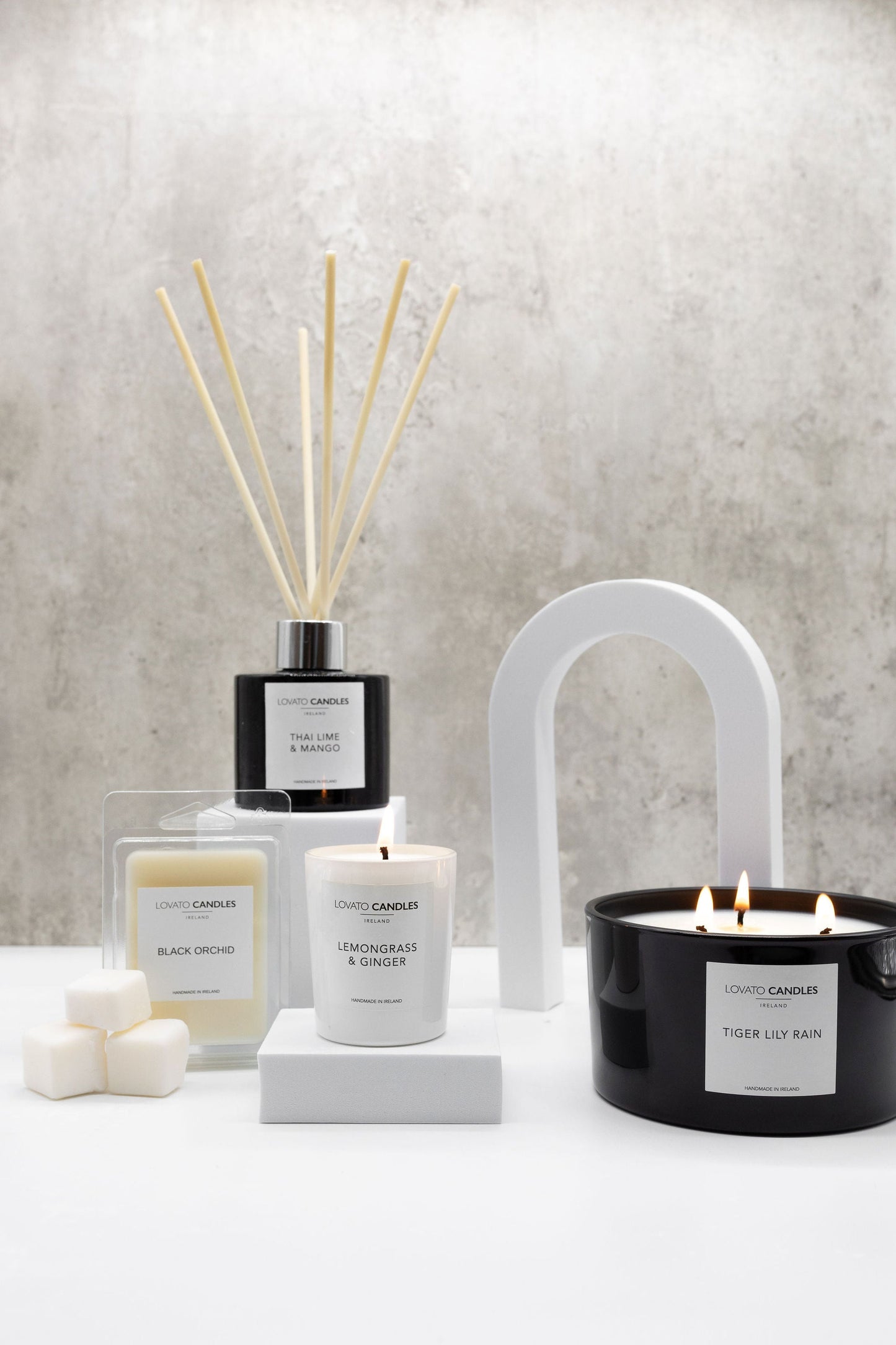 White Diffuser - Peony & Oud