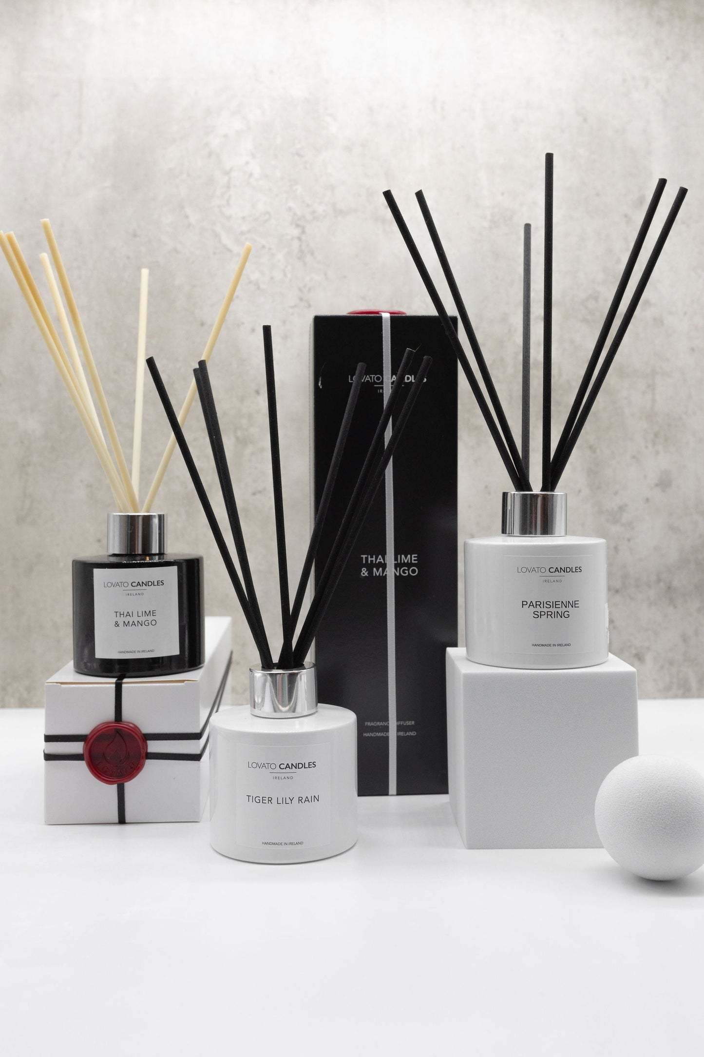 White Diffuser - Black Plum & Rhubarb