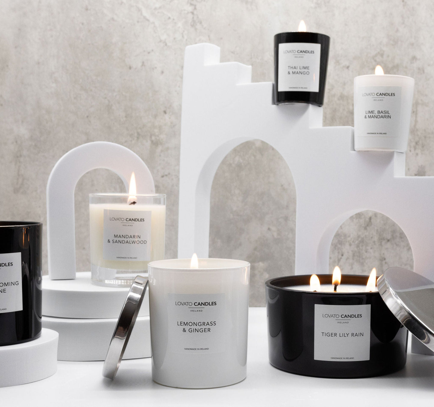 White 3-Wick Candle - Black Plum & Rhubarb